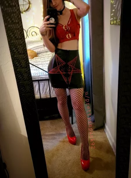 You know you want to pull down that zipper by prettyinpunk92