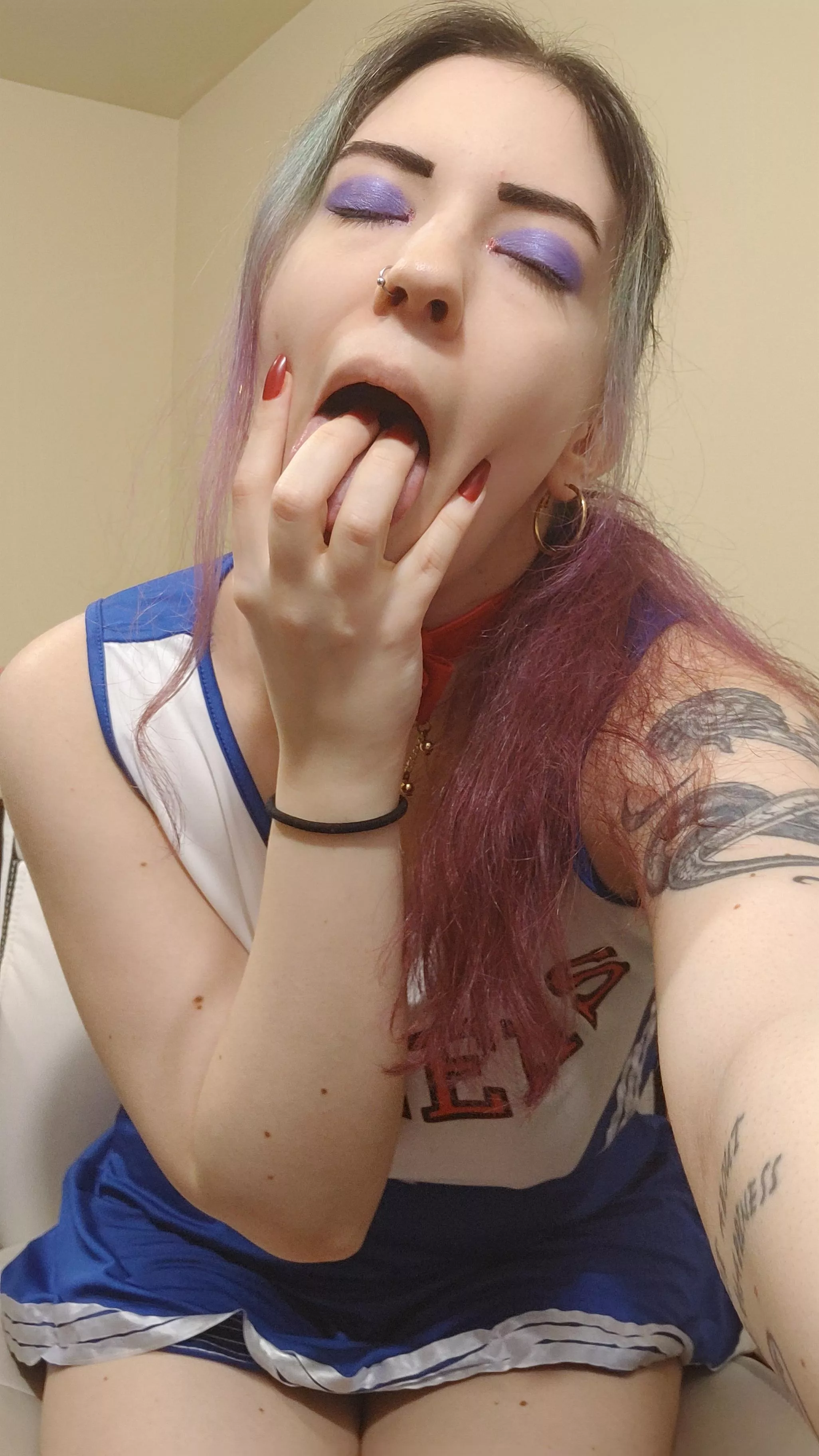 you know you've always wanted to fuck a cheer leader posted by LilRedVelvettt