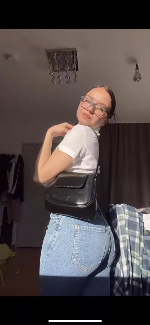 You like my fat ass ? by AdventurousAd6593