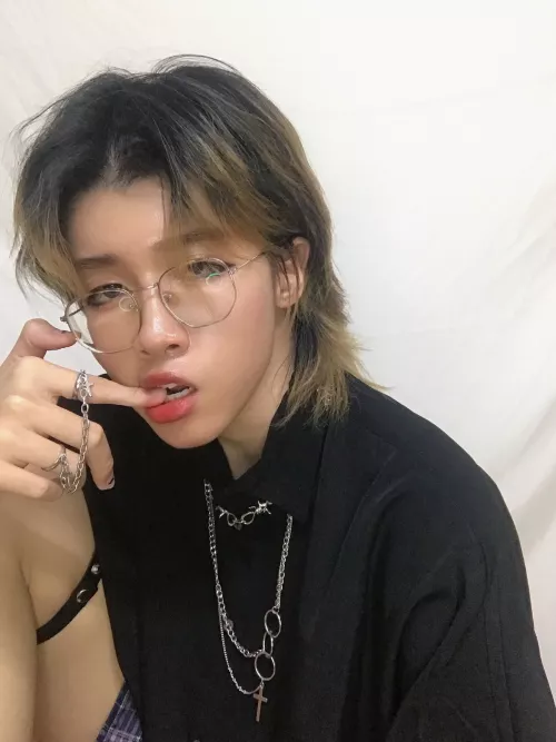 You like my mullet? 😌 It makes me even more feminine 🥵💓💓 by Whitetusks_arts