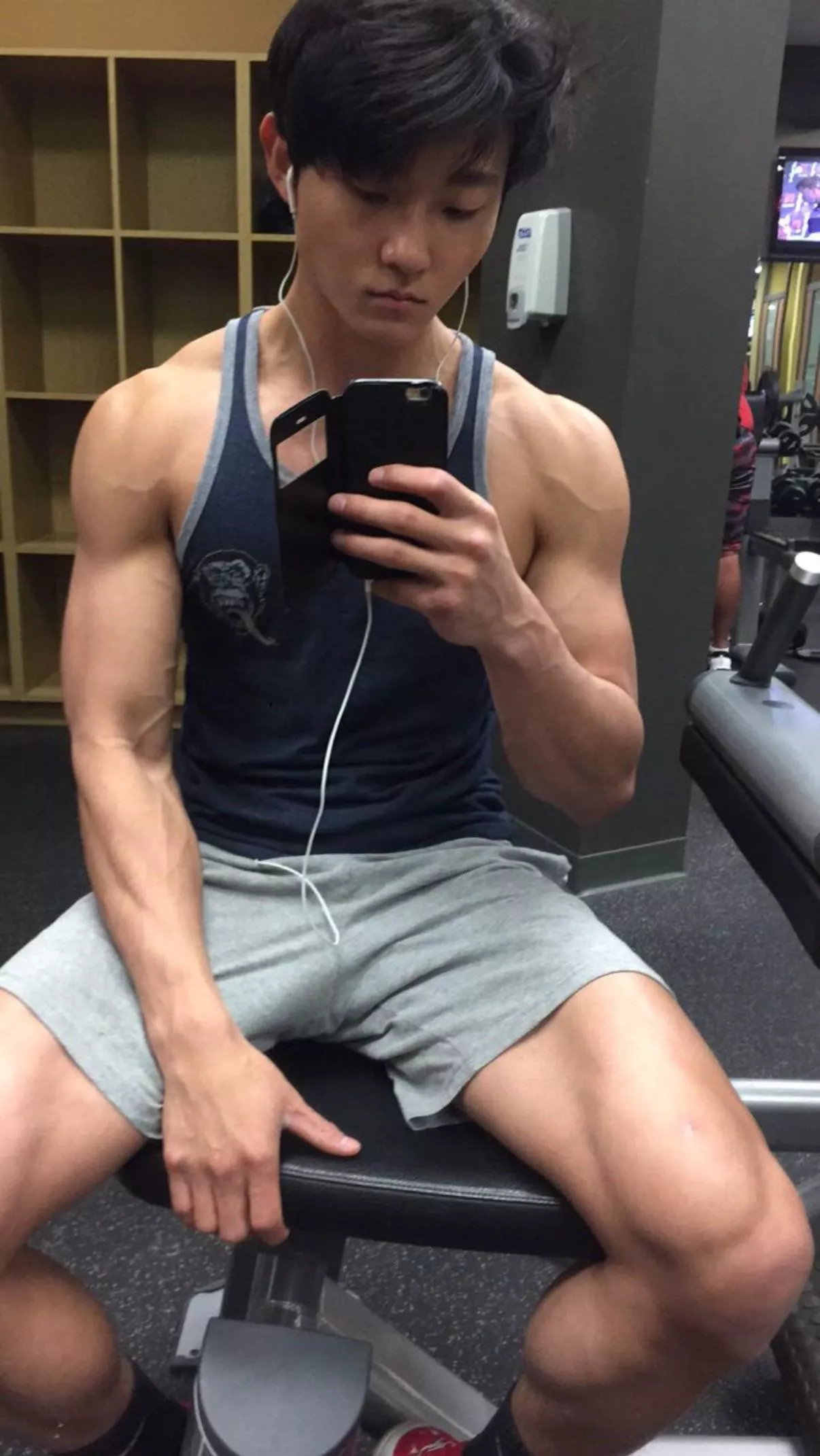 you like veiny forearms? posted by victorlinsfw