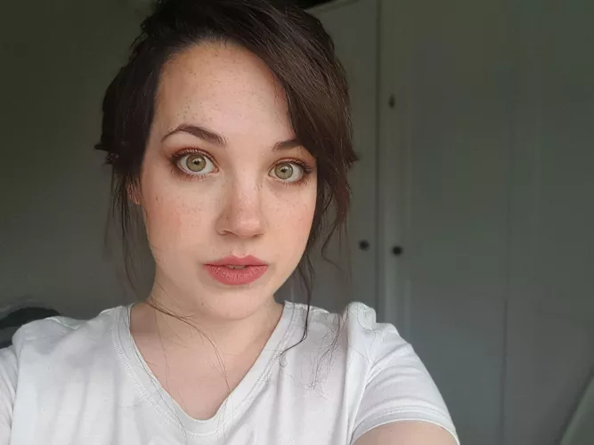 You looking forward to Christmas? 🥰 🎄 🎁 by CutieKitty420