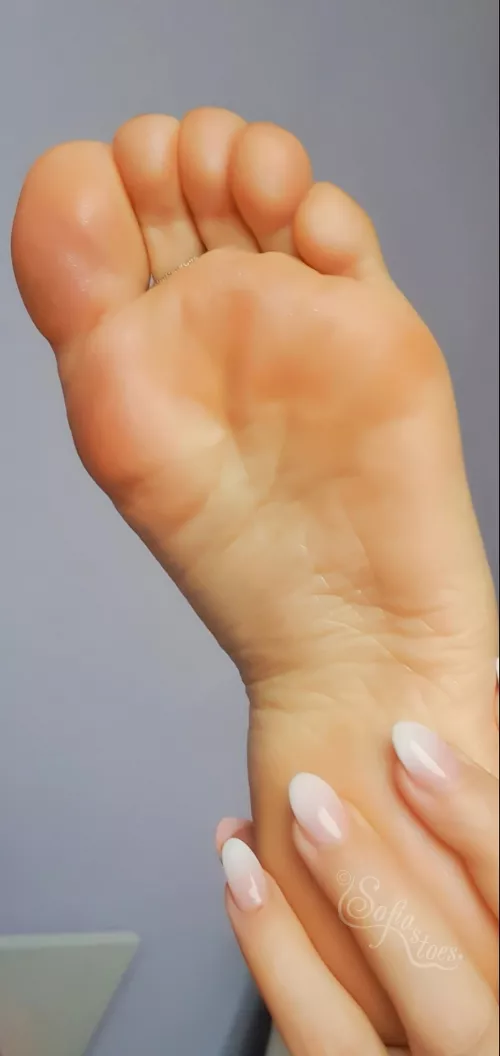 You love when I tease you don't you? Open wide 👅 by sofiastoes