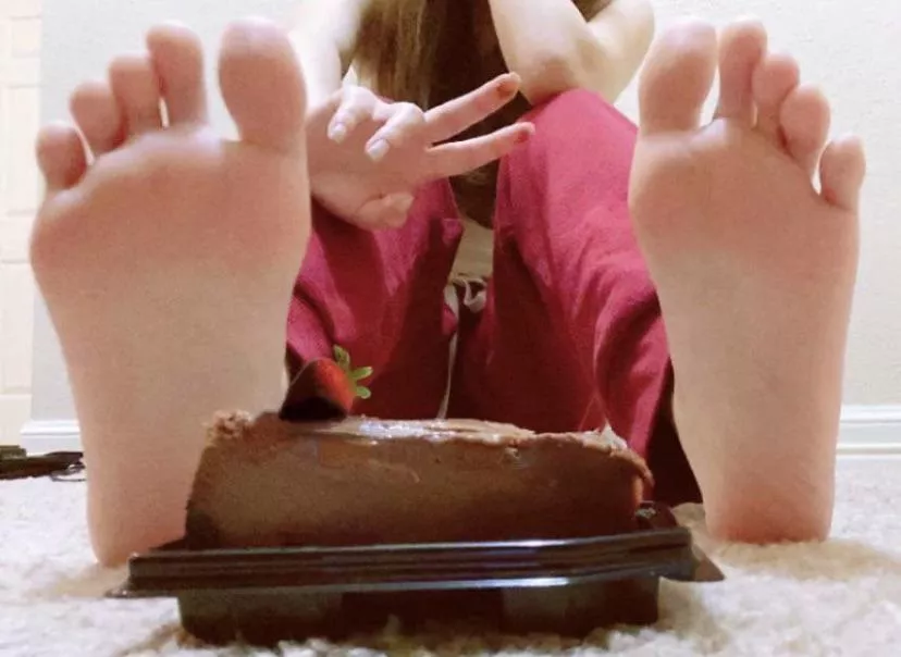 you only get to put one in ur mouth hehe 😳 the chocolate cheesecake or my feet? 🤔🤔 what will it be 😈😈 posted by ameyui