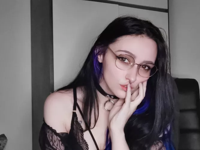 You ordered a goth gf online and I get delivered, what do you do? by Spoofles