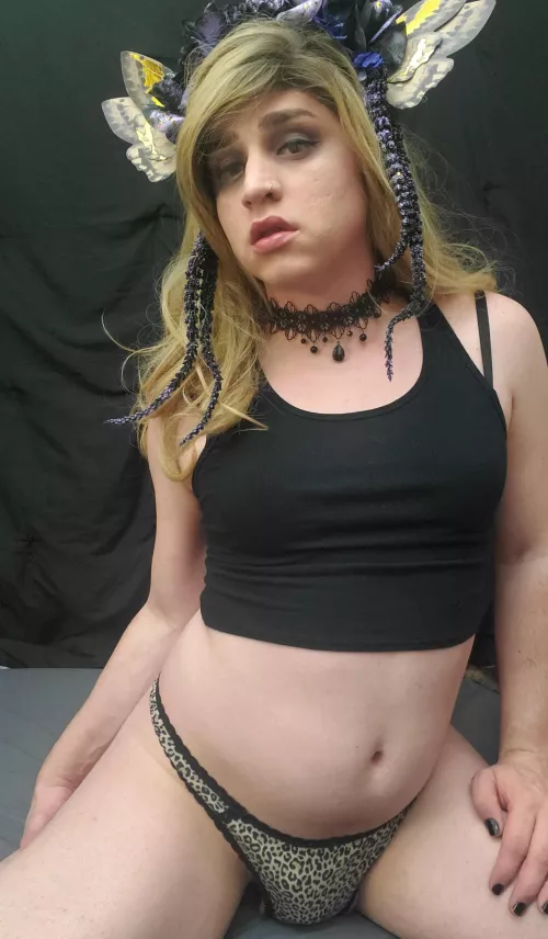 You owe me a sacrifice 😈 by Josienby_