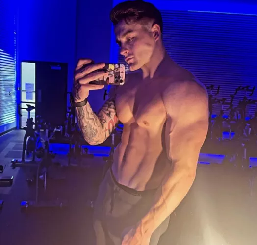 You see me at the gym like this, wyd? by Ok_Preparation_18322