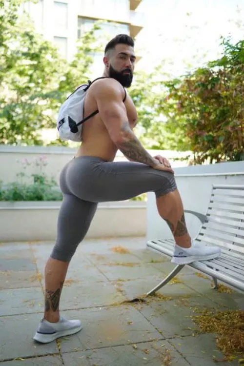 You should practice your squats on my cock… by nunzixxx