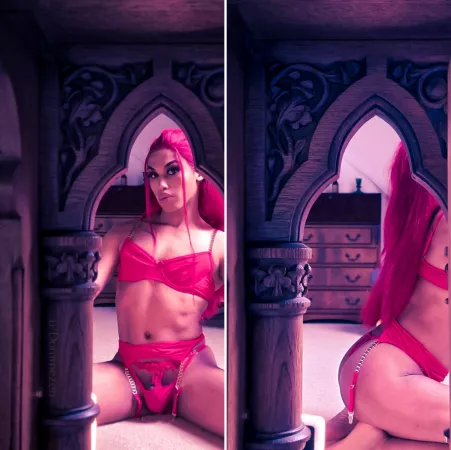 You spying on me....? 😏😈 by Dommezen