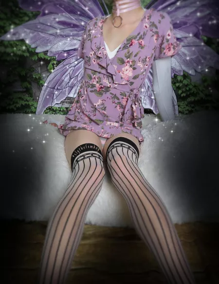 You stumble upon my magic garden. wyd??🌷🌷🌲🧚‍♀️🌼🌼 by Slythefemboy