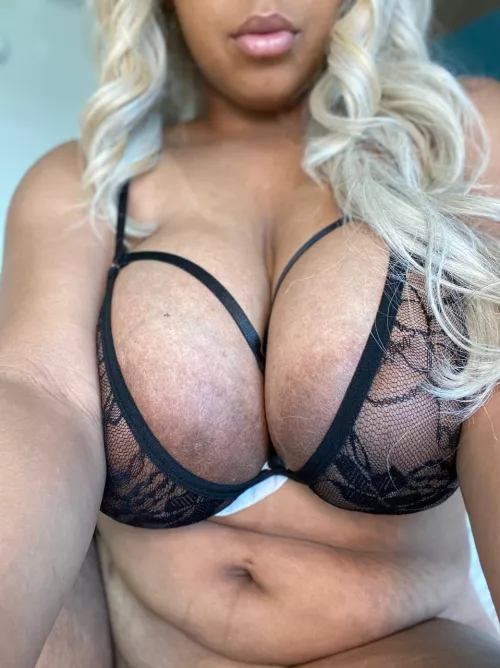 You t6hnk it fits on your mouth? by offbeatresearch