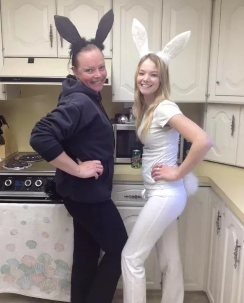 You taking the mom or daughter bunny as your pet? by burtsballs