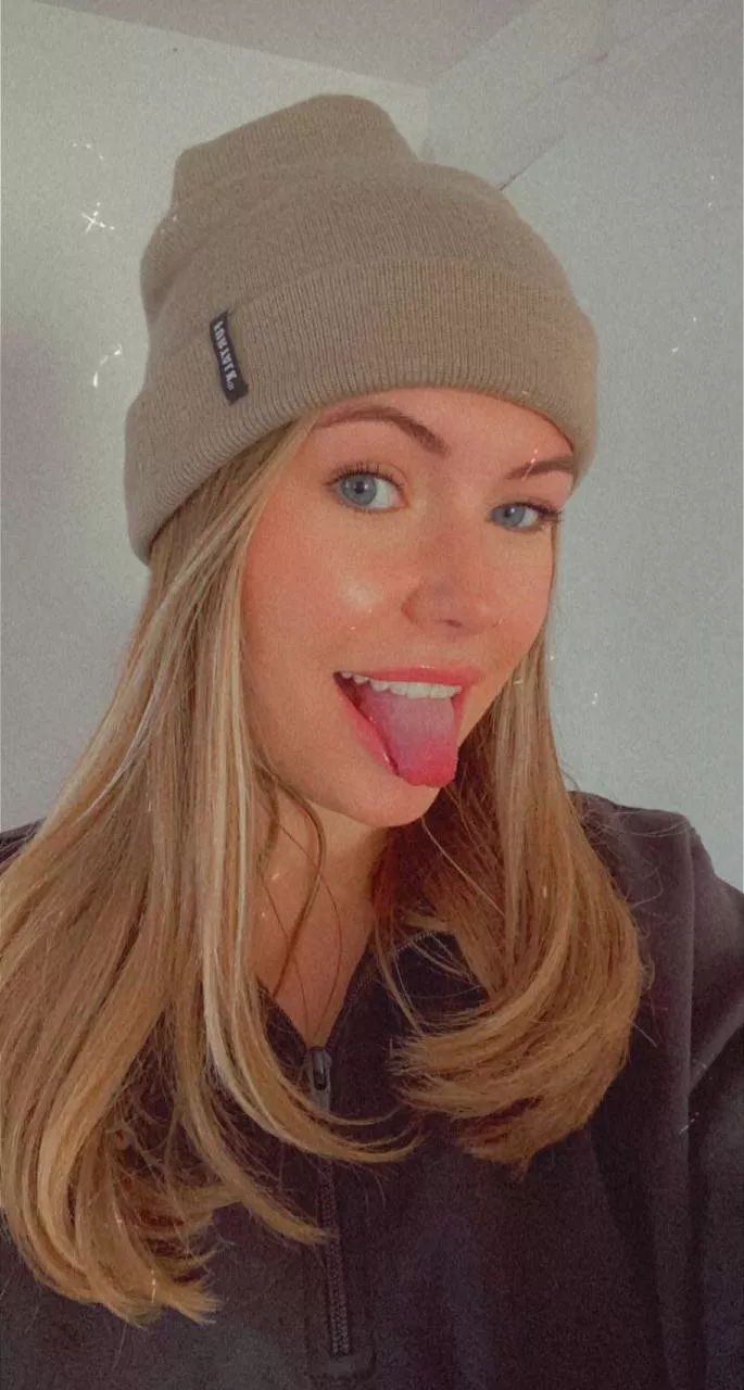 You think I'm pretty ?? [Oc] posted by 13BellaBlue