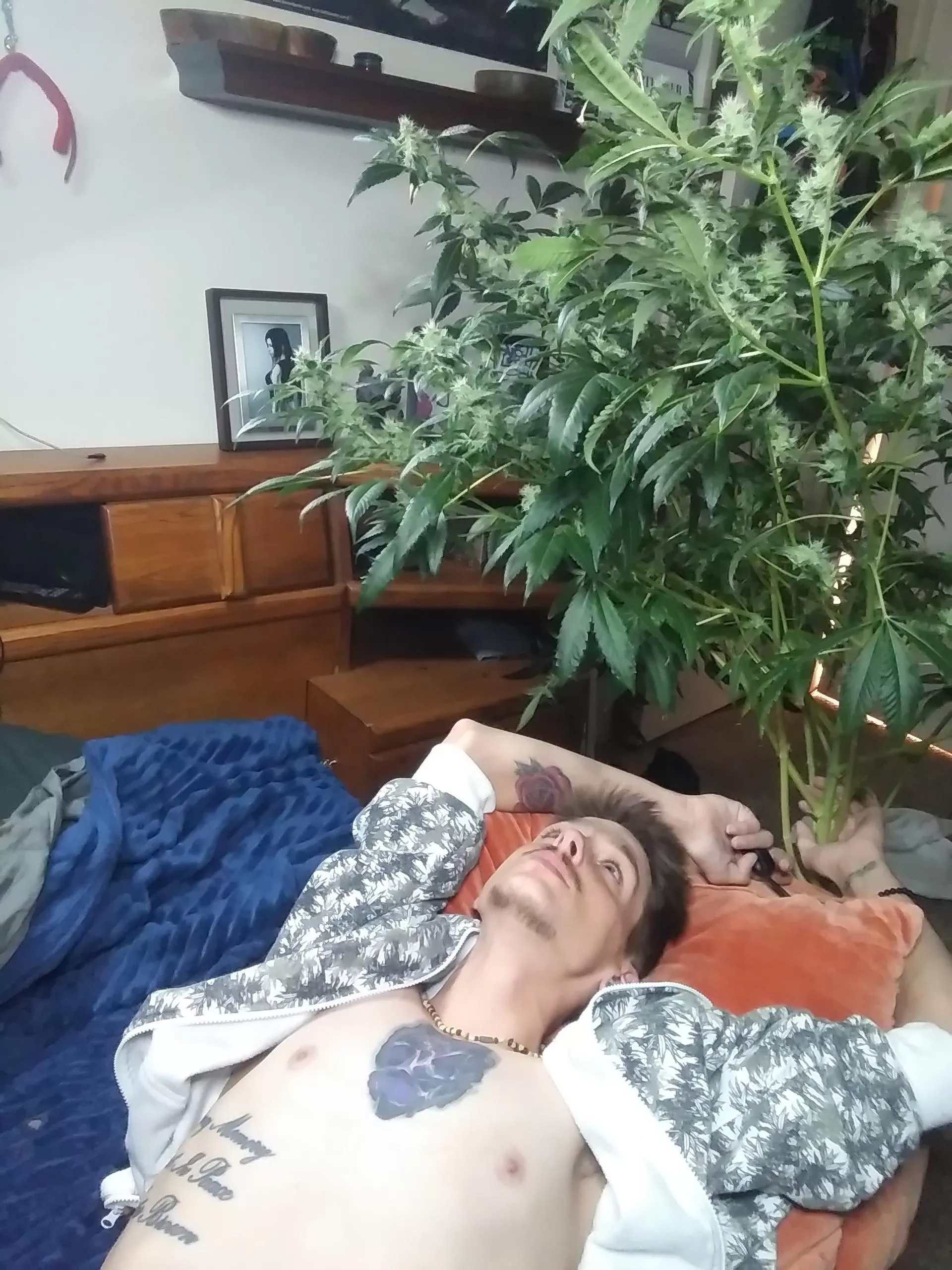 (You wana go out,) nope good right here🔥! posted by Unique_Soft_1916