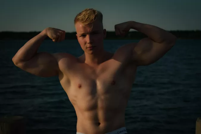 You wanna swim with me? 😅 by timlaurenz_of