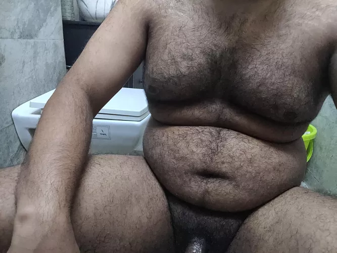 Young bear in need of assistance 🥺 by feelfreetocomfort