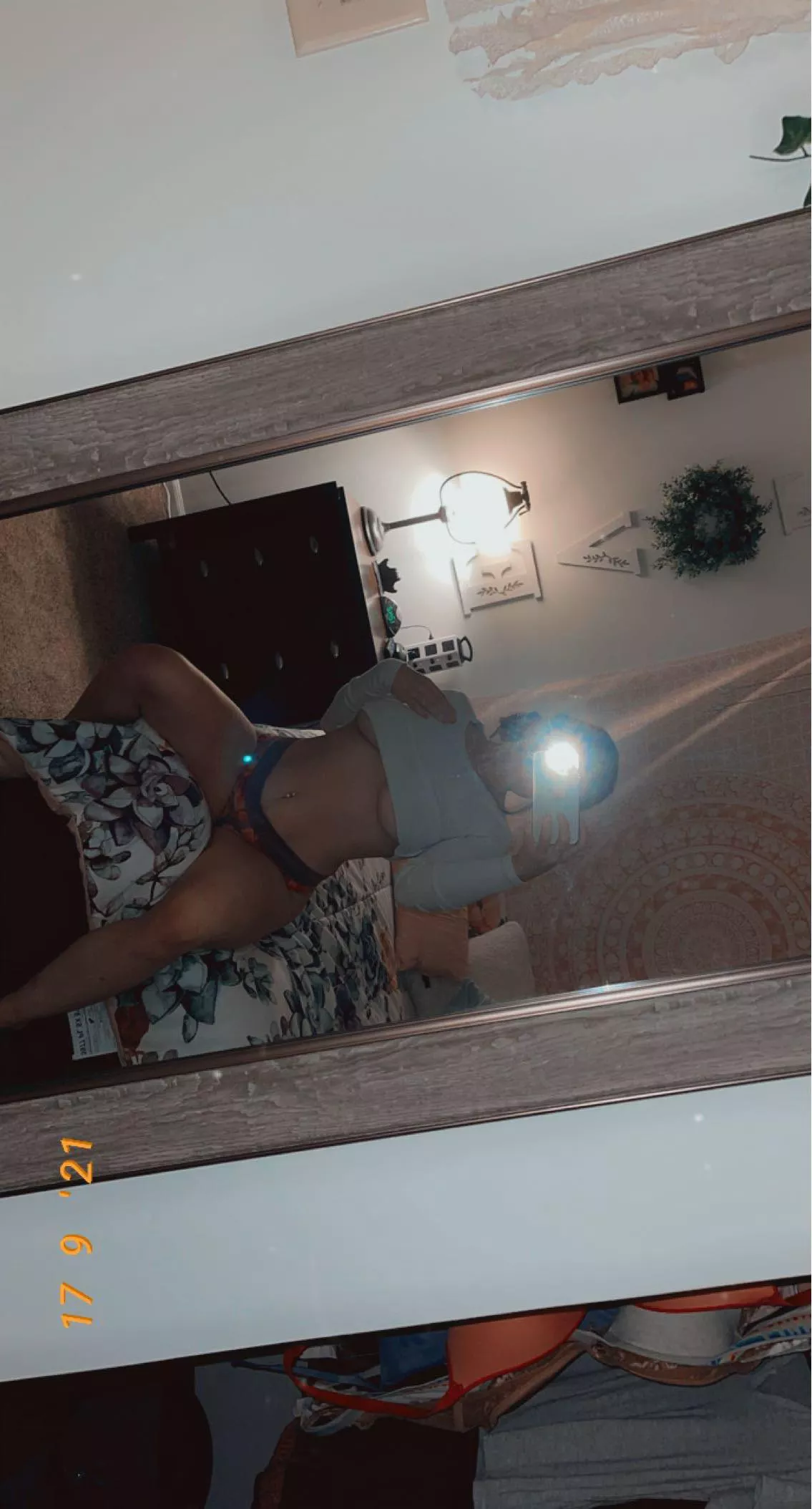 Young milf// dm for free sub💞 posted by Artistic-Diamond4480