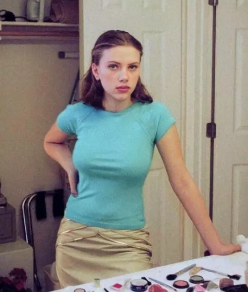 Young Scarlett Johansson's tits stretching her shirt to the limit by starlord78