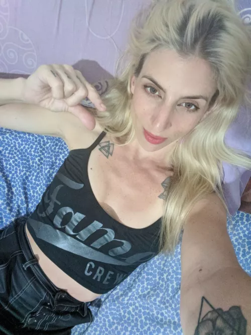 Your baby shrimp will never please me , but I can teach you what big things feels inside of your body , if you want to ... [Domme] by vstelar