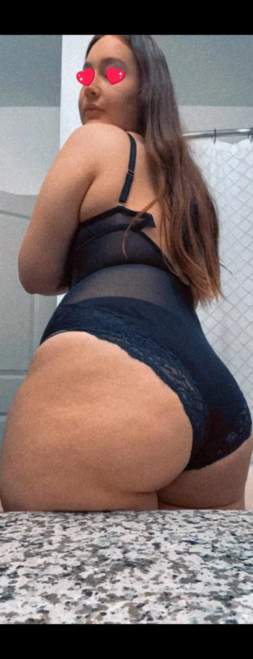 Your face is my chair 😏 by impalagenesis