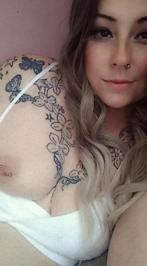 Your favorite kinky milf~NO PPV~full length vids for subs multiple times weekly~dick rates~customs~fetish content available~come play! 👿 by MistyPlay