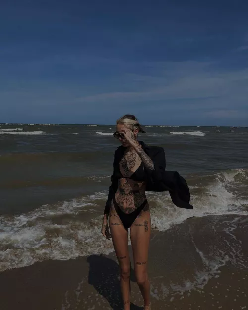 Your Favorite School Desk. (@lrzbff) [instagram] by Alvin-94