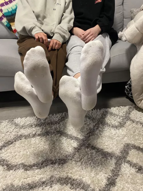 Your favourite sisters are back! 🇨🇦🇨🇦 by Savscutefeet