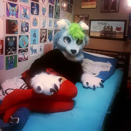 Your Fem Bun wants to hug you :3 by ThatBlueBun