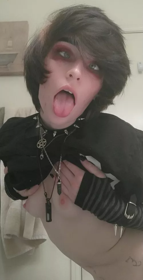 Your goth ahegao queen is back for more! by feetiecutie