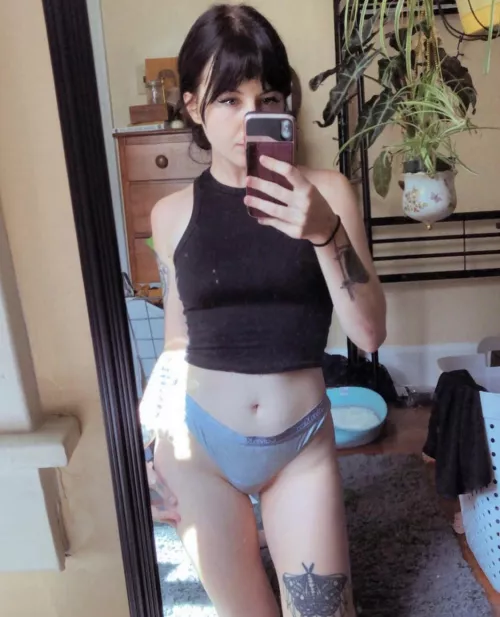 Your local horny emo girl 🥰 by cherrybabe97