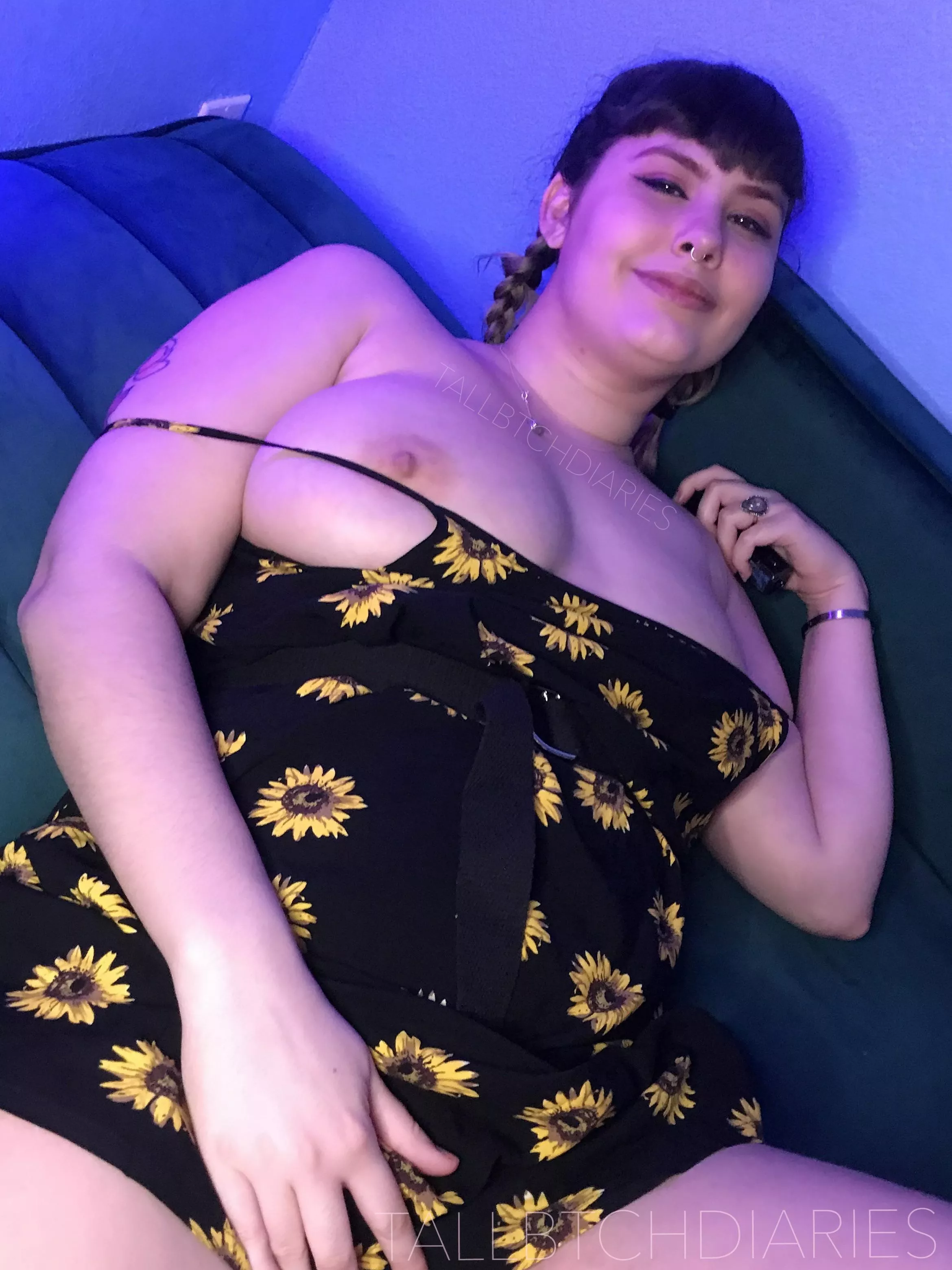 Your local sunflower ♡ posted by tallbtchdiaries