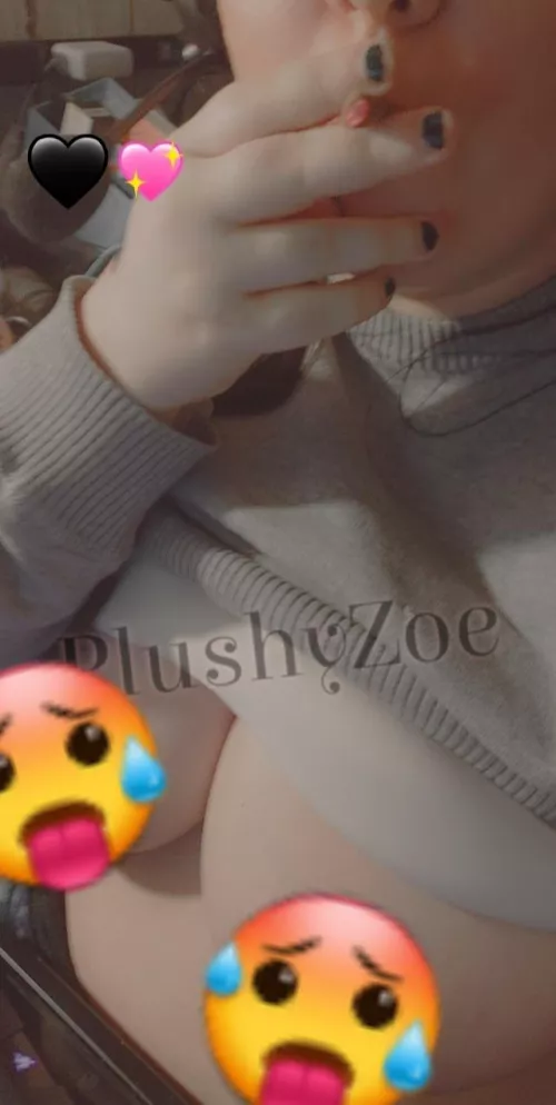 Your milf is smoking with her tits out.. by PlushyZoe