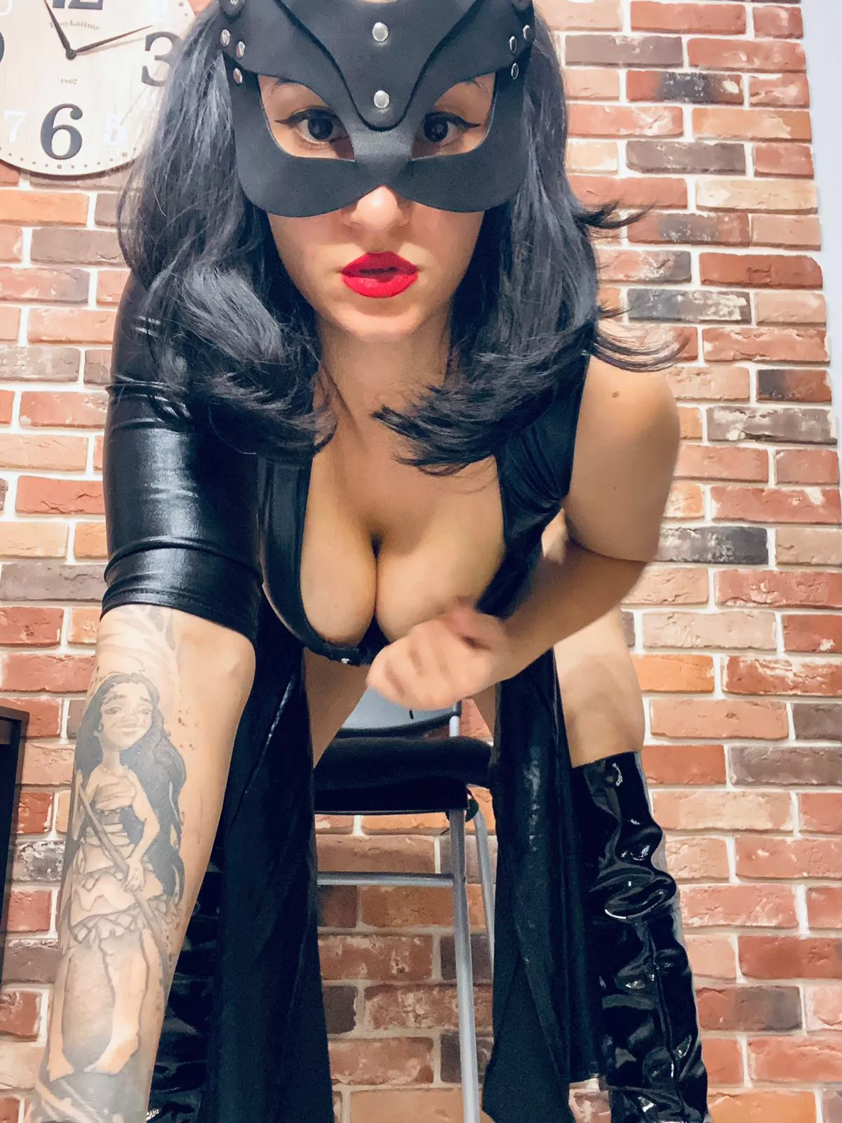 Your mistress is feeling very horny 😈 posted by latex_lexy