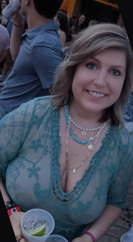 Your sister out on the town by luckysmut1