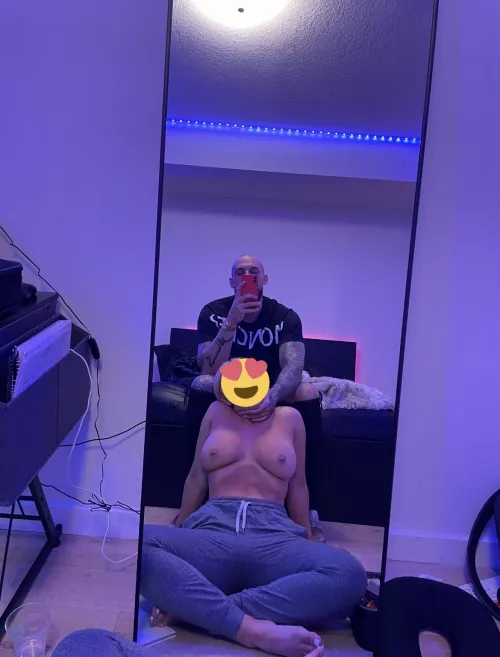 Your wife said she had to work late on Valentine’s Day then surprised you with this pic from a random number.. looks like the young d bag who works for her is putting in some overtime too.. by aaronsnowxxx