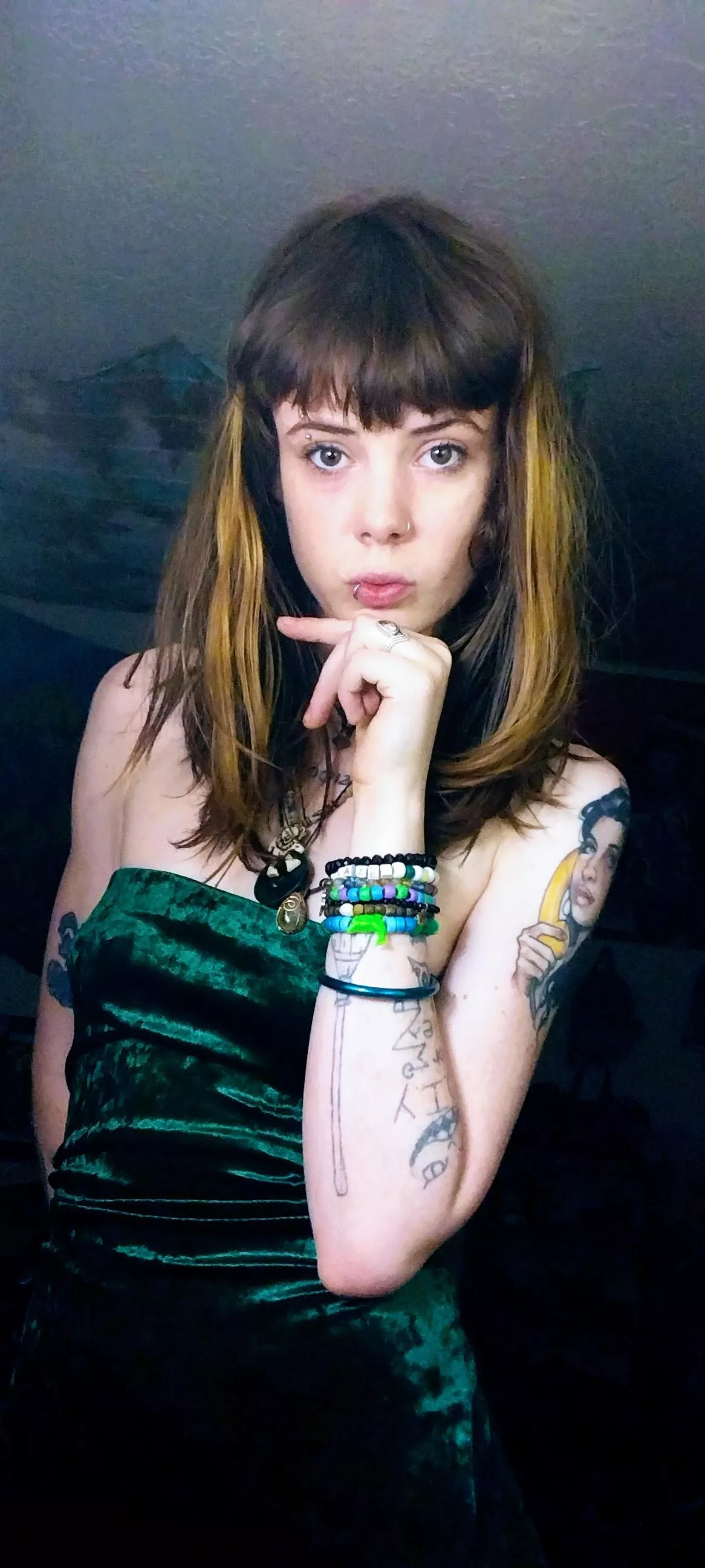 You're a pig. 🐷 I'm a God. 👑 We have business together 😼💸 [selling] posted by iambabalon