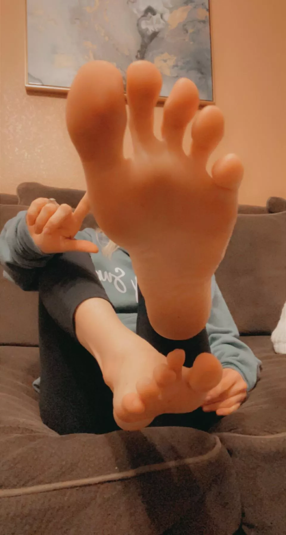 You’re a simp for my soles [Domme] posted by itsHollyLynn