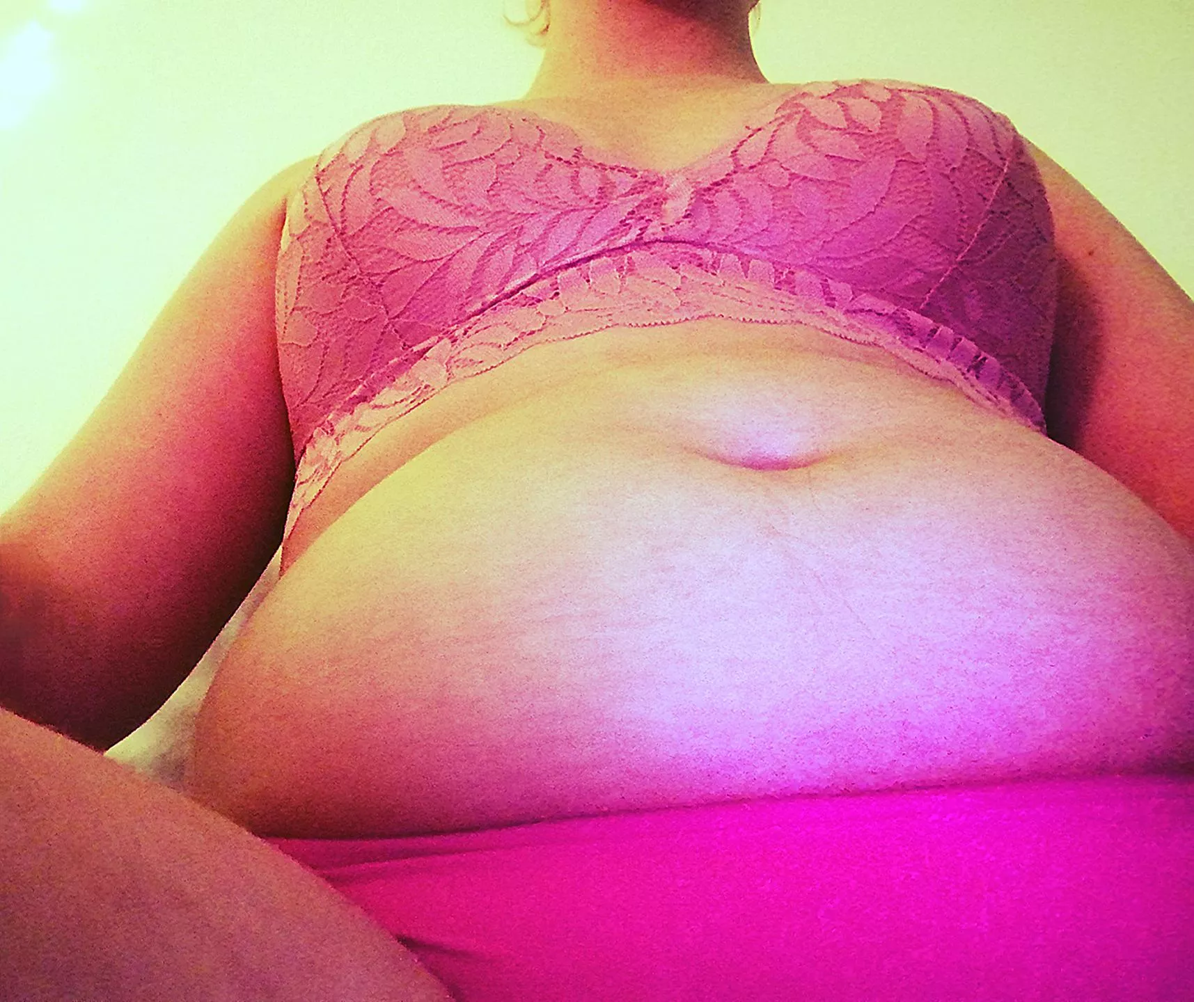 You've not seen me in a few month and well.. I got kinda fat🤭 what would you say to me? posted by hungribabi