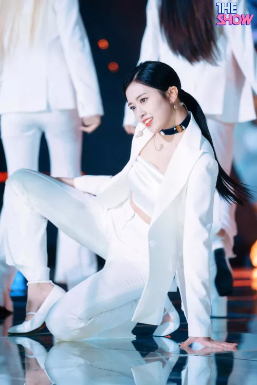 Yujin - IVE by KingSettle