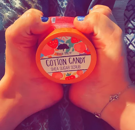 Yummy feet 👅!!!! by Cutetreats27