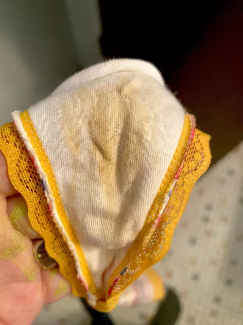 Yummy, Yummy 🤤 This pair is coming along nicely 😉 Just hot 3 day wear 😋 Ignore the spray paint 🎨 on my hands 😂 I had a project Lmao 🤣 by Yourplaything23