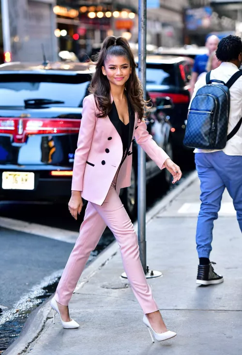 Zendaya by HornyForEveryCeleb