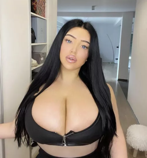 Zipper hanging in there by Squrtill