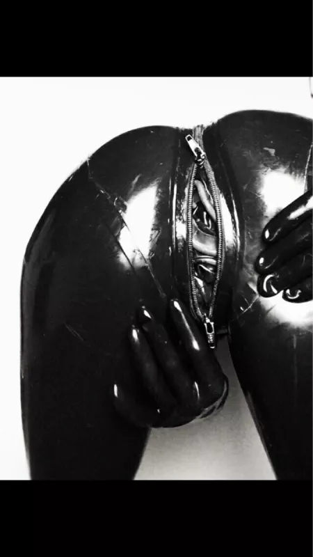 Zipper by Machine_girl