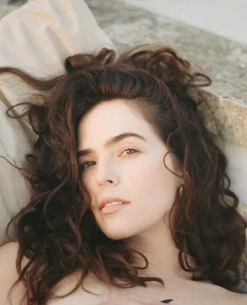 Zoey Deutch by Inspector_Void