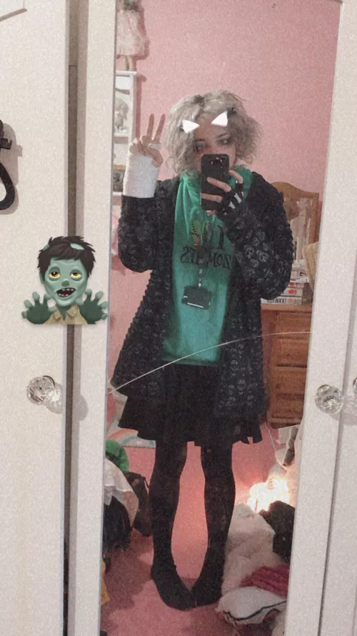 zombie boy X_x by super_deformed