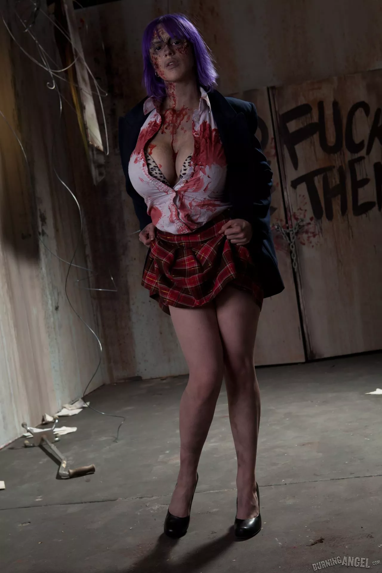 Zombie girls know how to get brain [pic] posted by larkinlove