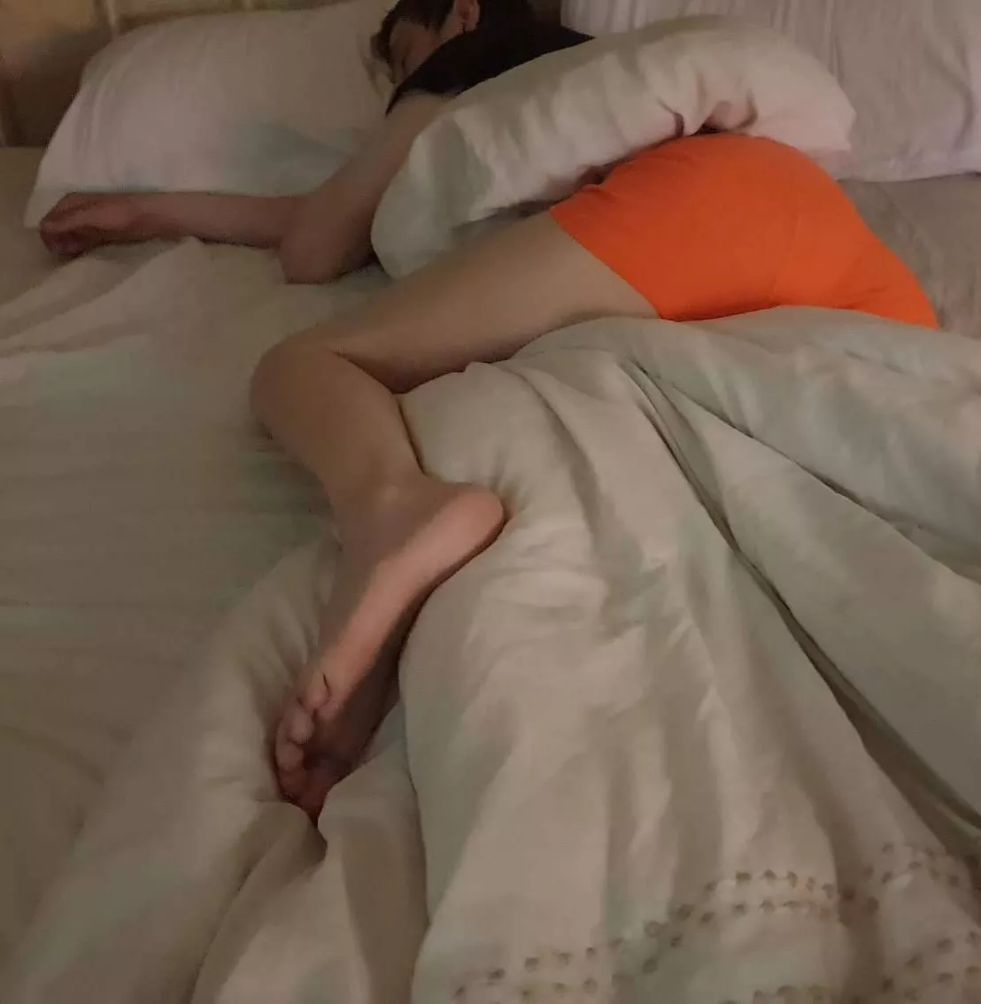 Zzzz posted by Sleepylover31